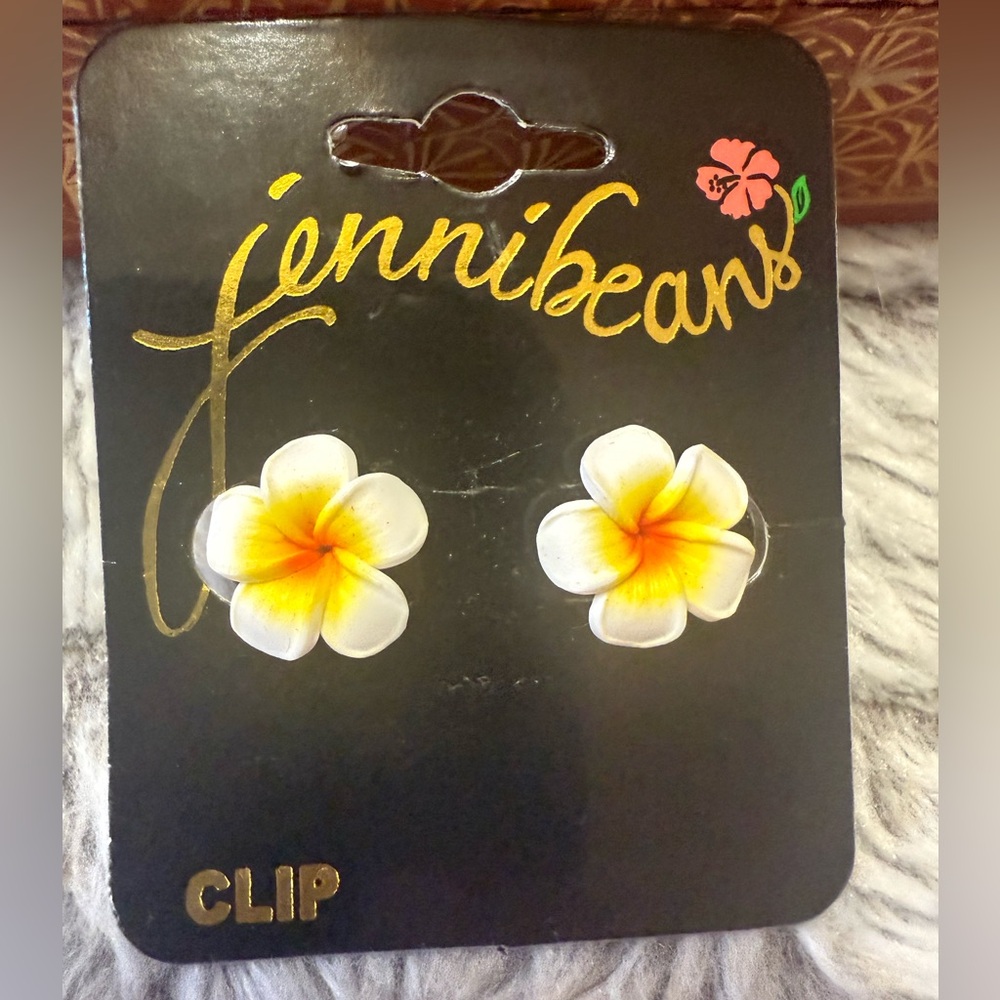 NWT Jennibeans Floral Clip Earrings